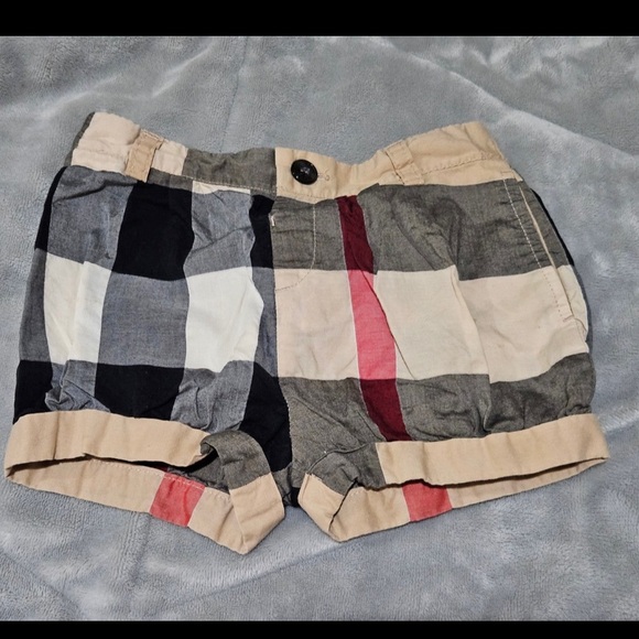 Burberry shorts - Picture 3 of 5